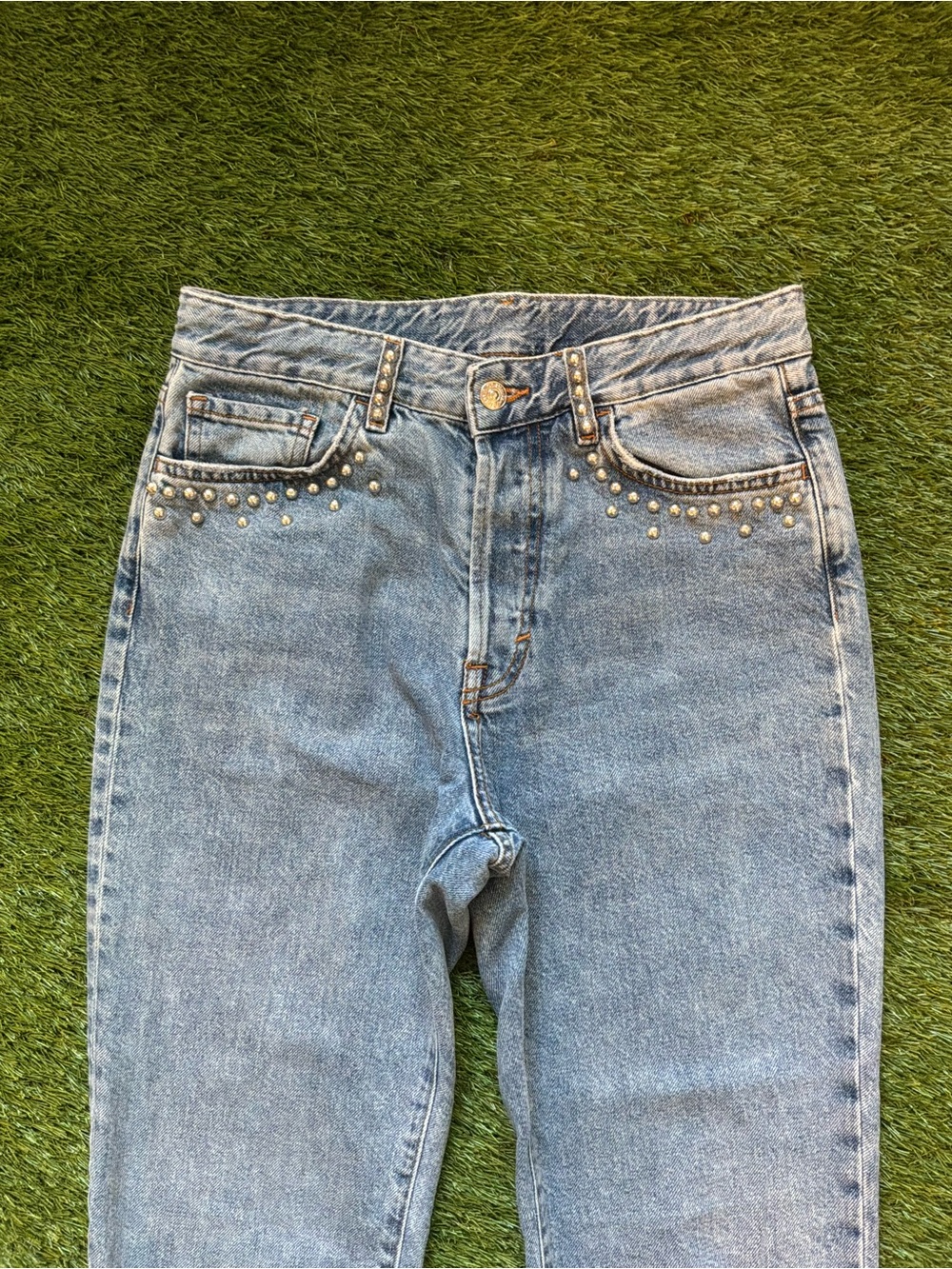 Vintage Fit High Rise Studded Mom Jeans Light Wash Size 28 - Picture 3 of 3